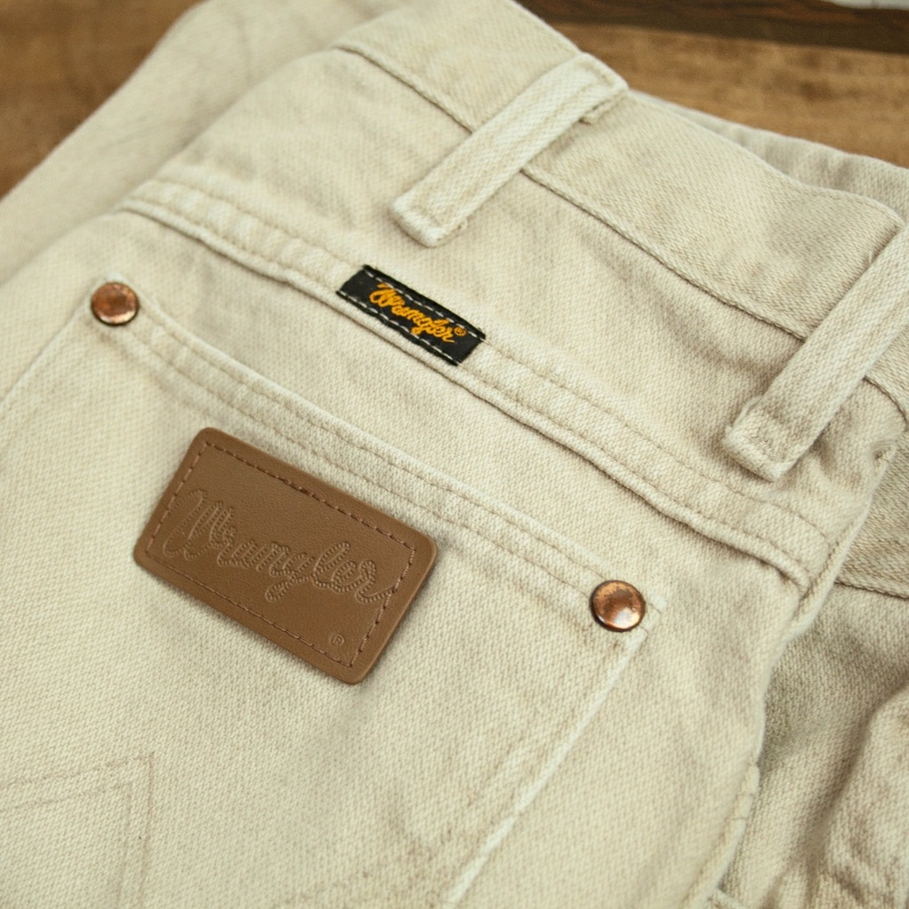 Wrangler Sand Colored Denim Jeans size 31